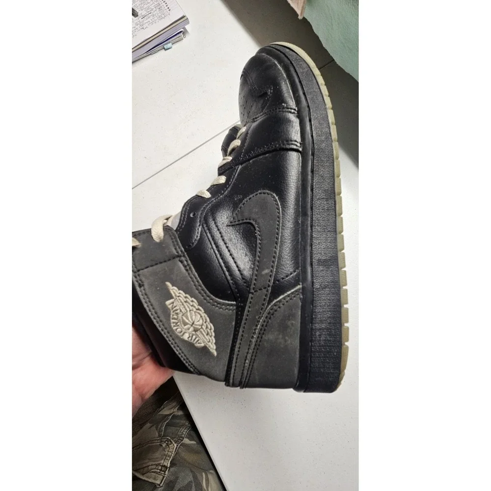 Jordan Air Jordan 1 SE Mid Black Metallic Reimagined Leather HV5177-010